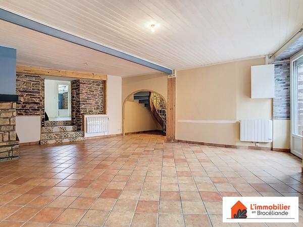 Maison de ville en plein centre de Plélan le Grand