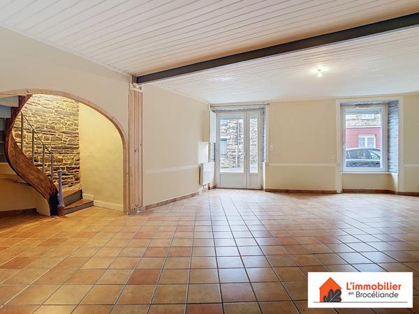 Maison de ville en plein centre de Plélan le Grand
