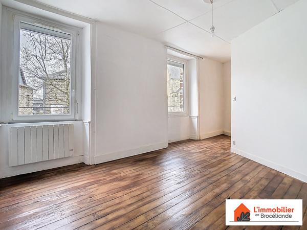 Maison de ville en plein centre de Plélan le Grand