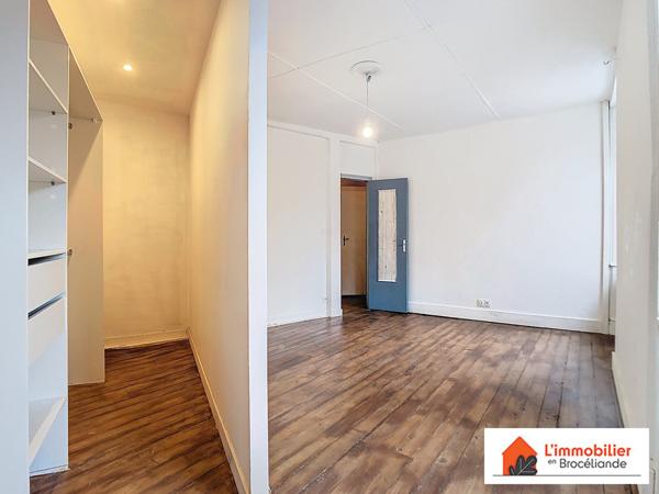 Maison de ville en plein centre de Plélan le Grand