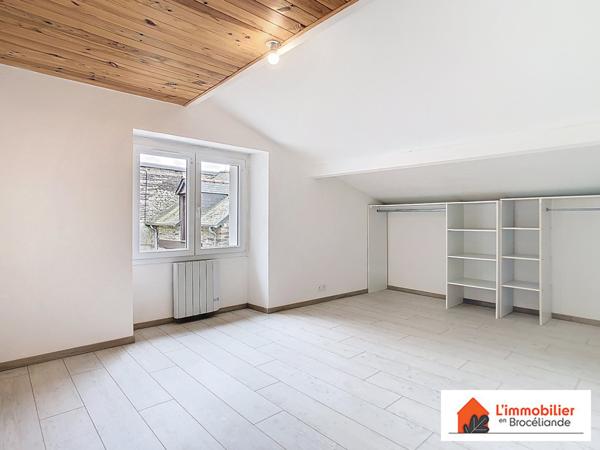 Maison de ville en plein centre de Plélan le Grand