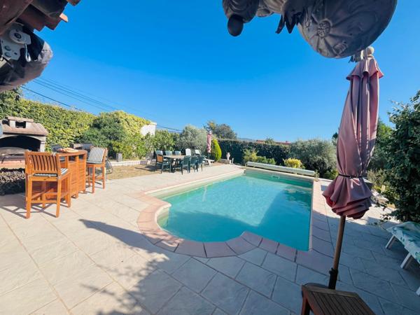 Saint-Saturnin-lès-Apt (84490) Villa de plain pied proche village tous conforts !