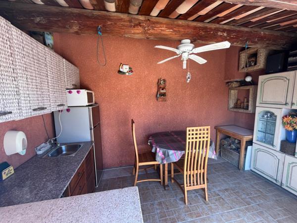 Saint-Saturnin-lès-Apt (84490) Villa de plain pied proche village tous conforts !
