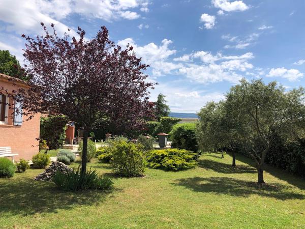 Saint-Saturnin-lès-Apt (84490) Villa de plain pied proche village tous conforts !