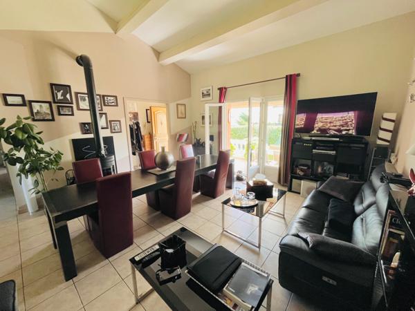 Saint-Saturnin-lès-Apt (84490) Villa de plain pied proche village tous conforts !