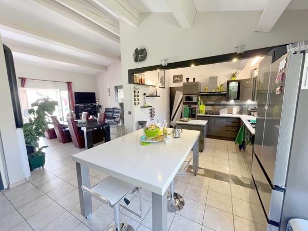 Saint-Saturnin-lès-Apt (84490) Villa de plain pied proche village tous conforts !