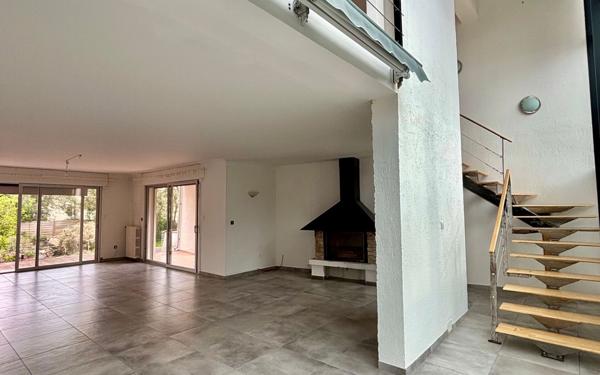 Maison à vendre    8 pièces •  Balaruc-le-Vieux