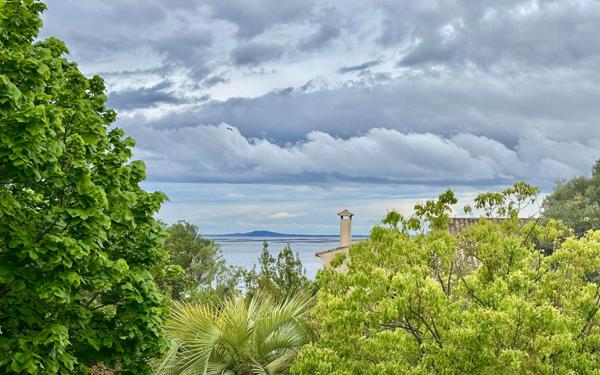 Maison à vendre    8 pièces •  Balaruc-le-Vieux