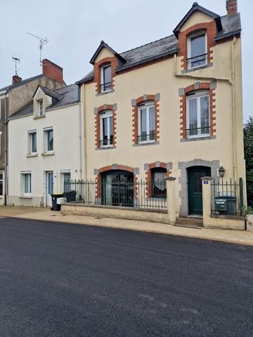À vendre - Maison mitoyenne 2 côtés, 8 pièces située à Missillac (44780)