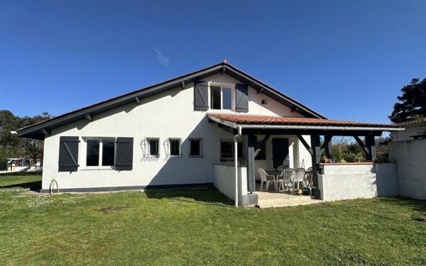 Maison à vendre    5 pièces •  Seyresse