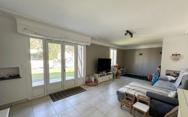 Maison à vendre    5 pièces •  Seyresse