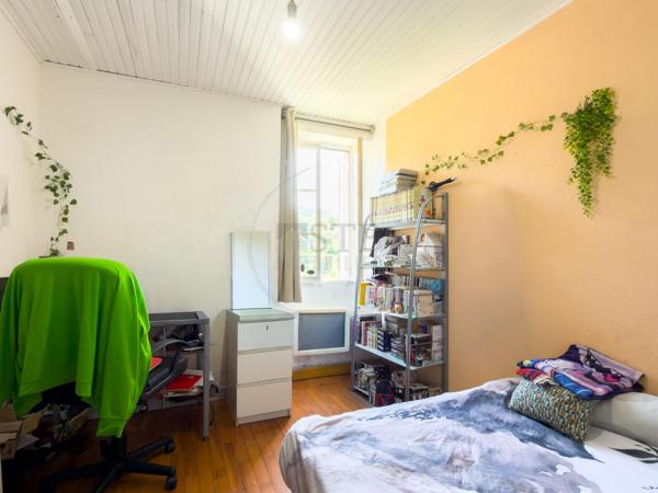 Maison avec jardin et cave à Lyas – à rafraîchir