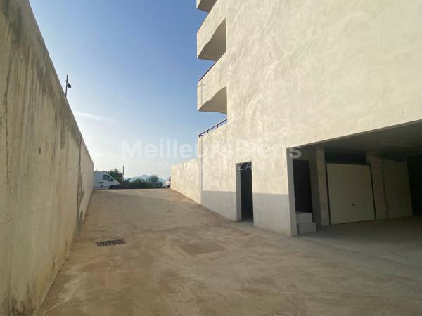 Box fermés - 15m2 - Résidence de standing à Porticcio