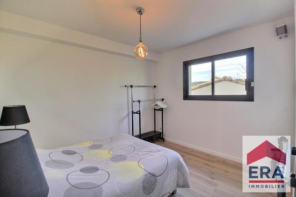 Maison Bourg Saint Andéol - 8 pièces - 210m²