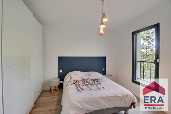 Maison Bourg Saint Andéol - 8 pièces - 210m²