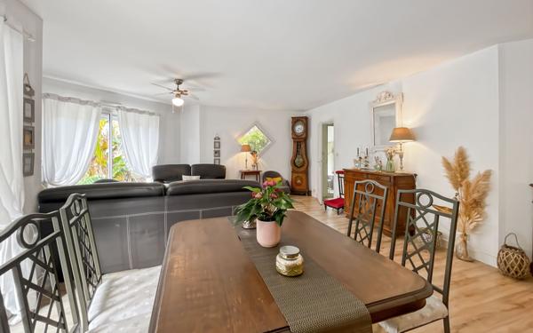 Maison à vendre    4 pièces • 112 m2 Saint-Pierre-du-Mont