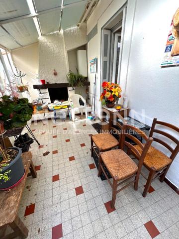 MAISON DE PLAIN PIED AVEC VERANDA ET COIN JARDIN