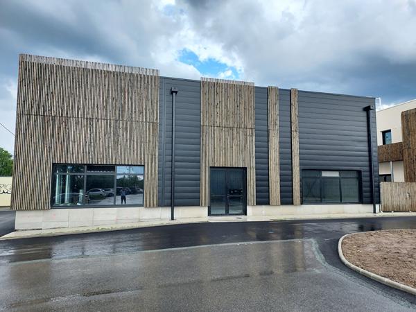 Local commercial La Roche Sur Yon 422 m2 , La roche sur yon