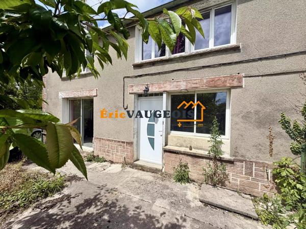 Vente                                                      Maison de village
                        
                     4 pièces                      106 m2                     à Rozay-en-Brie