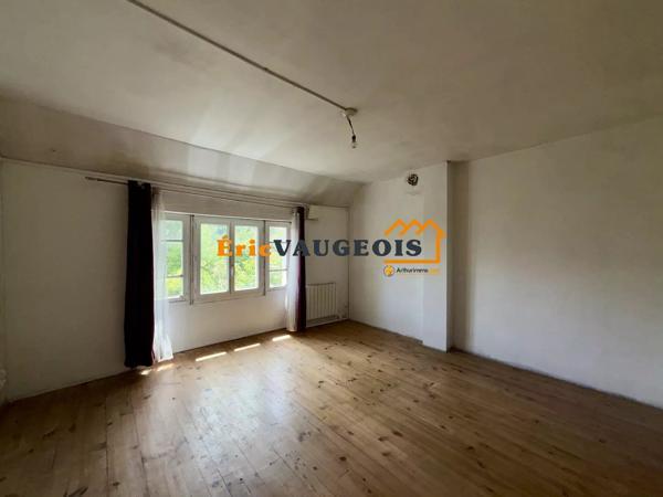 Vente                                                      Maison de village
                        
                     4 pièces                      106 m2                     à Rozay-en-Brie