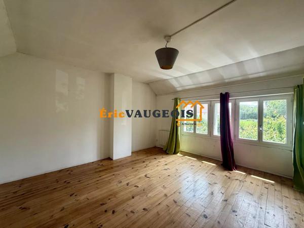 Vente                                                      Maison de village
                        
                     4 pièces                      106 m2                     à Rozay-en-Brie