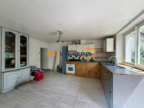 Vente                                                      Maison de village
                        
                     4 pièces                      106 m2                     à Rozay-en-Brie