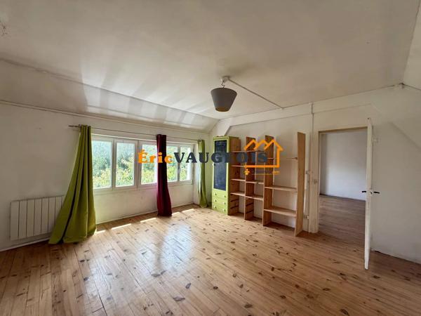 Vente                                                      Maison de village
                        
                     4 pièces                      106 m2                     à Rozay-en-Brie