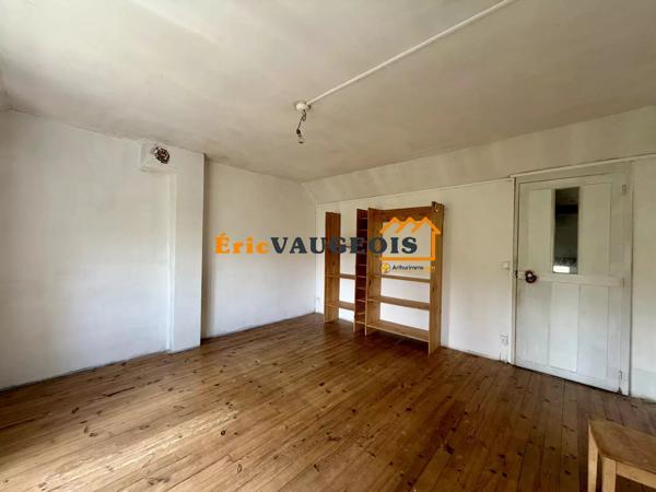 Vente                                                      Maison de village
                        
                     4 pièces                      106 m2                     à Rozay-en-Brie