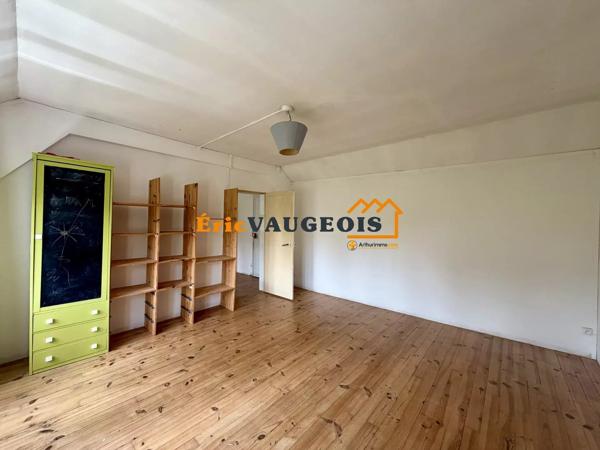 Vente                                                      Maison de village
                        
                     4 pièces                      106 m2                     à Rozay-en-Brie