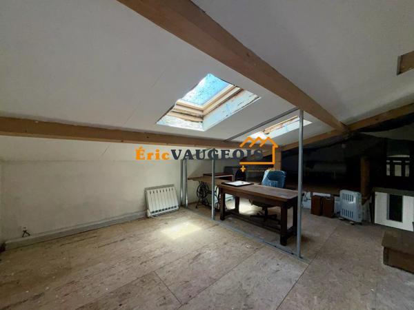 Vente                                                      Maison de village
                        
                     4 pièces                      106 m2                     à Rozay-en-Brie