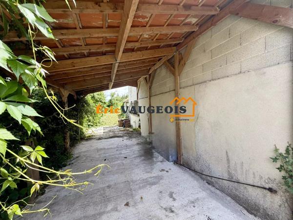 Vente                                                      Maison de village
                        
                     4 pièces                      106 m2                     à Rozay-en-Brie