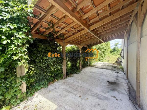 Vente                                                      Maison de village
                        
                     4 pièces                      106 m2                     à Rozay-en-Brie
