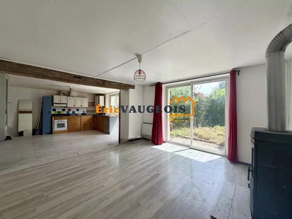 Vente                                                      Maison de village
                        
                     4 pièces                      106 m2                     à Rozay-en-Brie