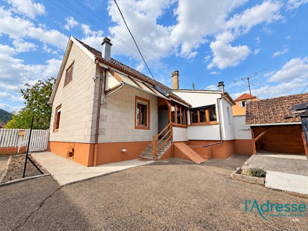 Maison mitoyenne de 91,17 m² avec jardin et dépendance