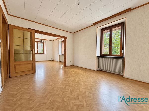 Maison mitoyenne de 91,17 m² avec jardin et dépendance