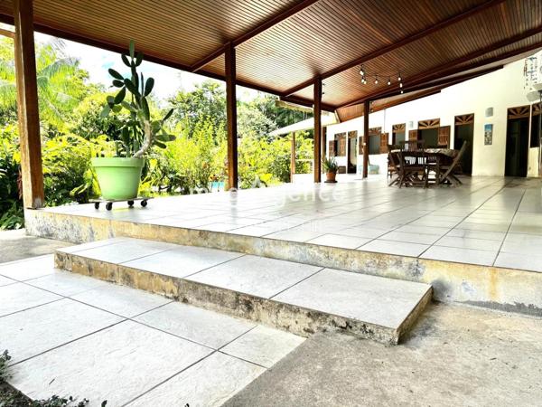 Maison à MATOURY, 97351 - 6 pièces 160m²