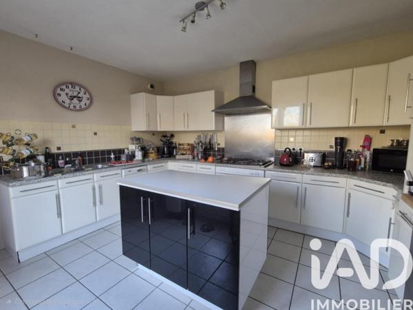 Maison à vendre 8 pièces 189 m² Valence-en-Poitou