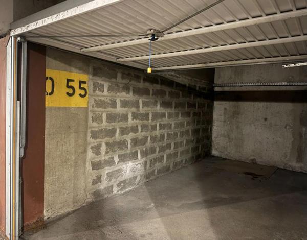 Garage fermé sécurisé - Villeurbanne, la Perralière