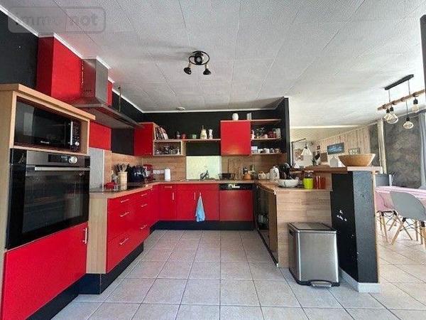 Maison à vendre à Baugé-en-Anjou dans le Maine-et-Loire (49150), ref : LB/2557   
centre