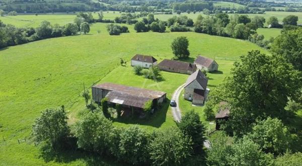 Deux maisons - 11 Hectares