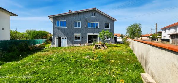 Maison à vendre 10 pièces AUREILHAN (65) composée de 2 appartements indépendants