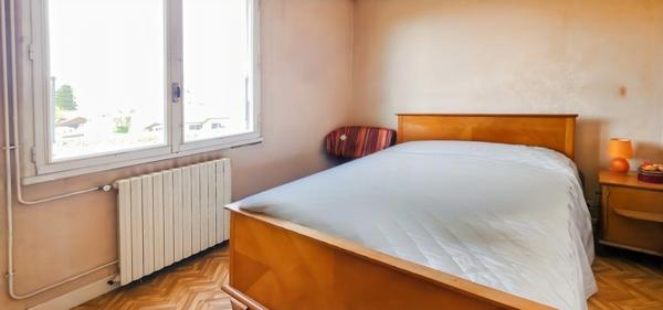 Maison à vendre 10 pièces AUREILHAN (65) composée de 2 appartements indépendants