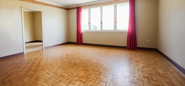 Maison à vendre 10 pièces AUREILHAN (65) composée de 2 appartements indépendants