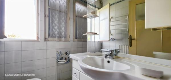 Maison à vendre 10 pièces AUREILHAN (65) composée de 2 appartements indépendants