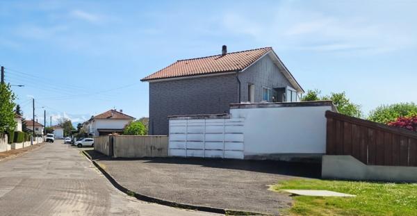 Maison à vendre 10 pièces AUREILHAN (65) composée de 2 appartements indépendants