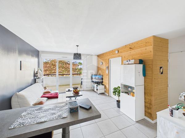Ustaritz - Vente Appartement  T2 - refait à neuf - Rez-de-chaussée