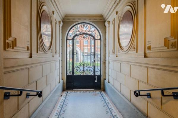 PARIS 12 / BEL-AIR - 3 PIECES HAUSSMANNIEN DERNIER ETAGE ASCENSEUR VUE DEGAGEE + 2 CHAMBRES + CAVE