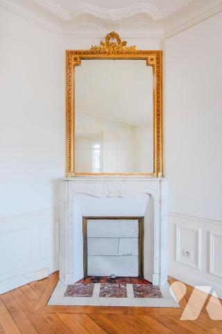 PARIS 12 / BEL-AIR - 3 PIECES HAUSSMANNIEN DERNIER ETAGE ASCENSEUR VUE DEGAGEE + 2 CHAMBRES + CAVE