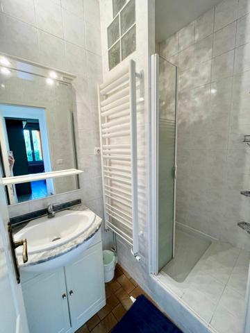 Maison à louer    6 pièces •    Pessac