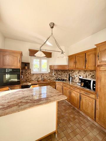 Maison à louer    6 pièces •    Pessac